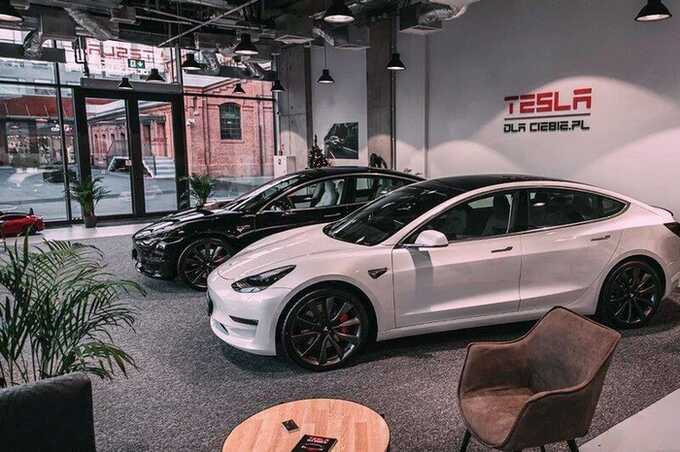 Tesla   300    :  